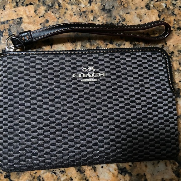 Wristlet - Picture 4 of 4